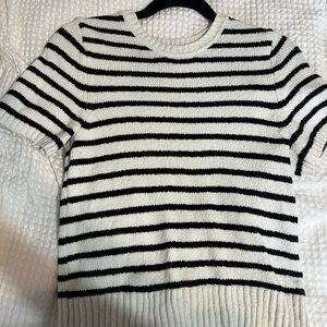 Abercrombie & Fitch Black and White Striped Sweater